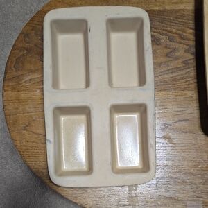 Cream Stoneware Baking Mold
